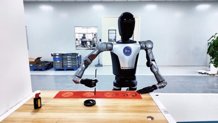 人形機(jī)器人進(jìn)廠“實習(xí)” 從產(chǎn)線助手到具身智能的漫長征途